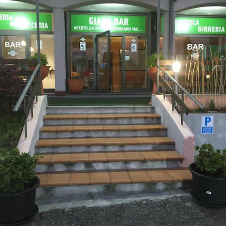 Hotel Lago Maggiore Castelletto sopra Ticino Bagian luar foto